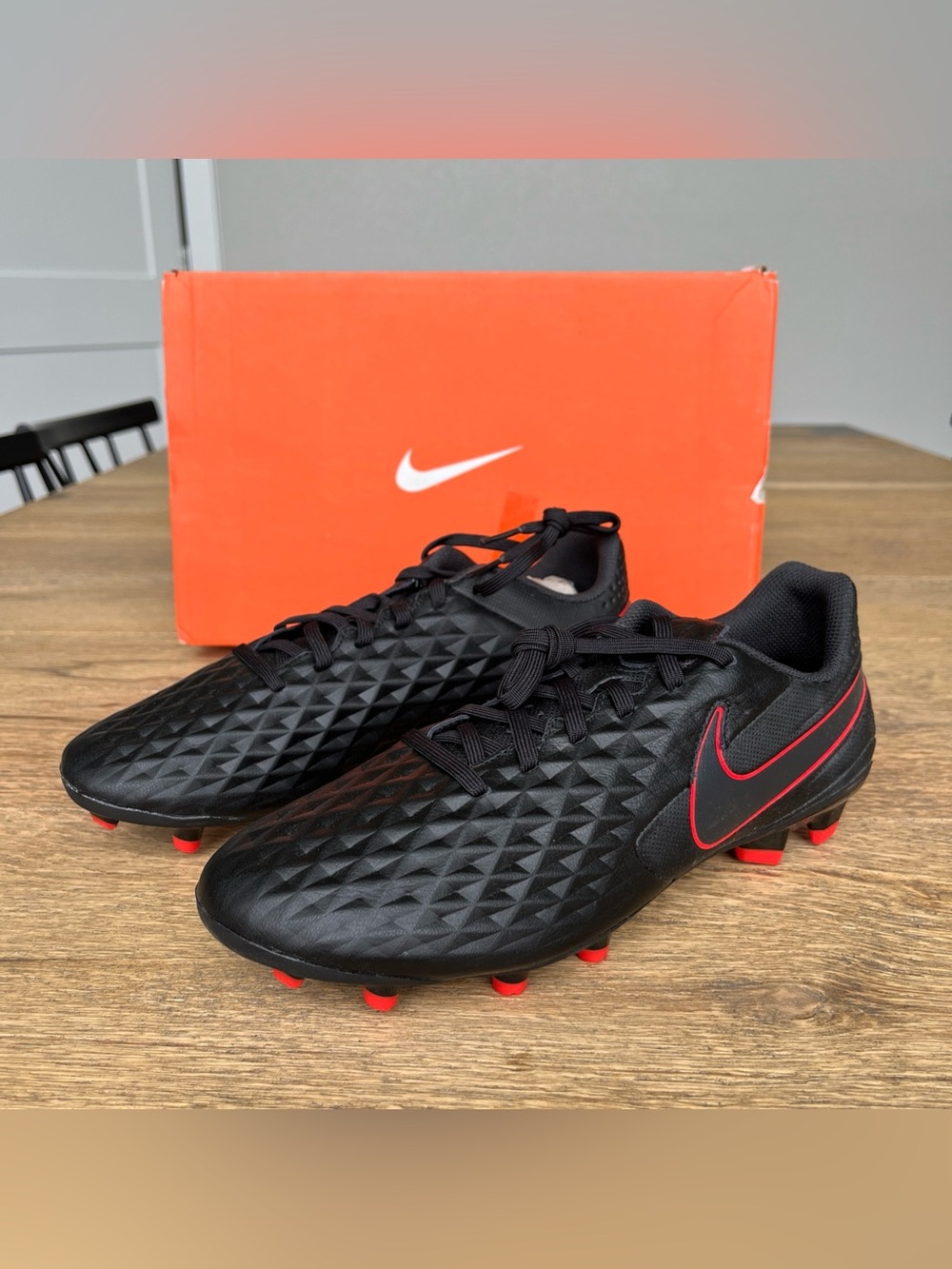 Size 7 Men’s Nike Tiempo Legend 8 Academy FG/MG Soccer Shoes Black AT5292-060